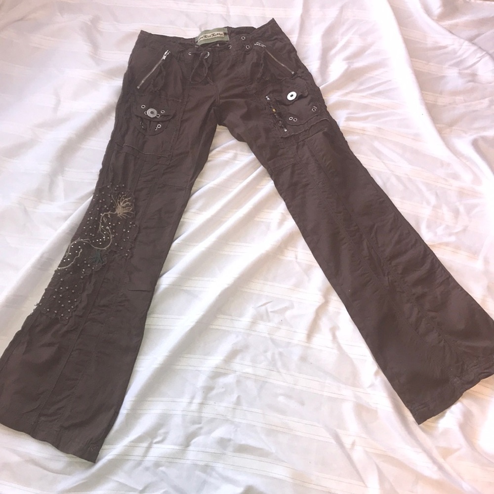 Miss Me Embroidered Studded Cargo Pants😍😍😍